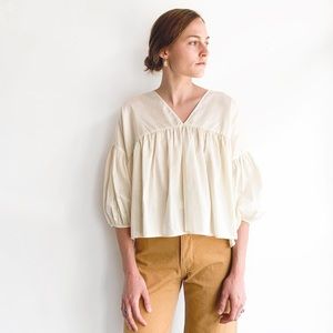 BLACK CRANE “CLOUD” BEIGE PUFF TOP - L - OVERSIZED/PLUS -rt $180, sold out